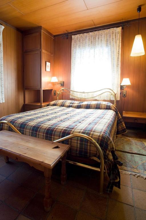 Niu Dels Falcons Bed & Breakfast La Molina  Bilik gambar