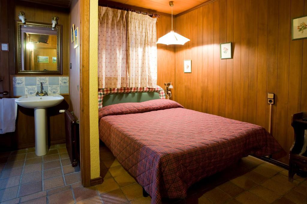 Niu Dels Falcons Bed & Breakfast La Molina  Bilik gambar