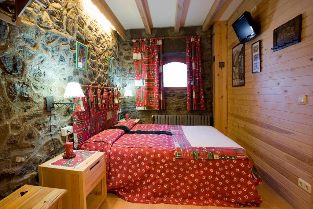 Niu Dels Falcons Bed & Breakfast La Molina  Bilik gambar