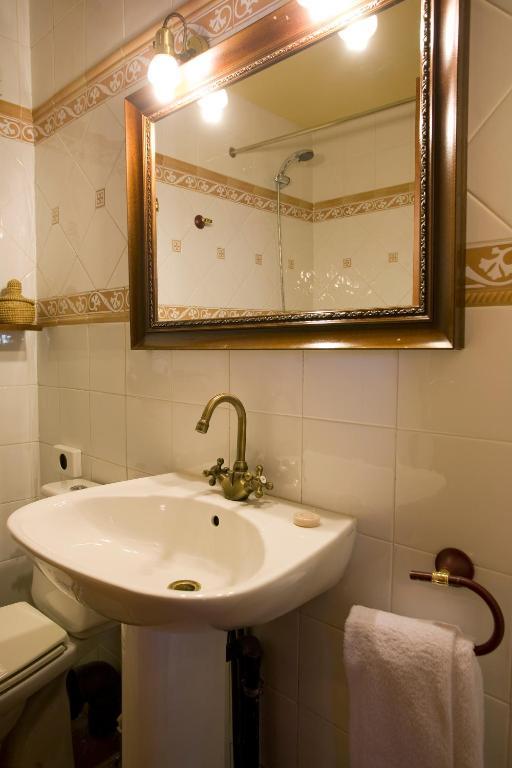 Niu Dels Falcons Bed & Breakfast La Molina  Bilik gambar