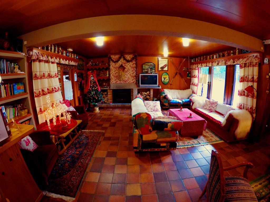 Niu Dels Falcons Bed & Breakfast La Molina  Luaran gambar