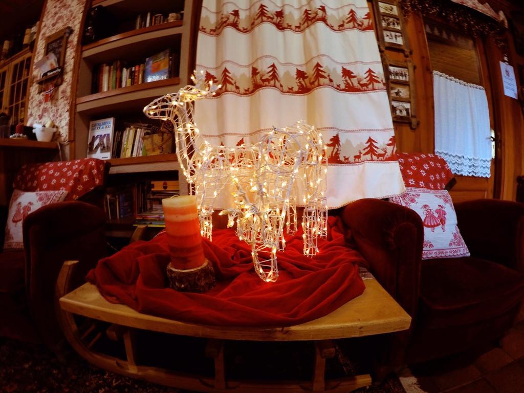 Niu Dels Falcons Bed & Breakfast La Molina  Luaran gambar